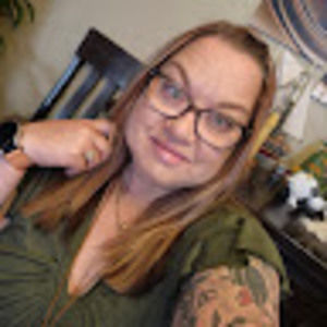 Meet your Posher, Holly